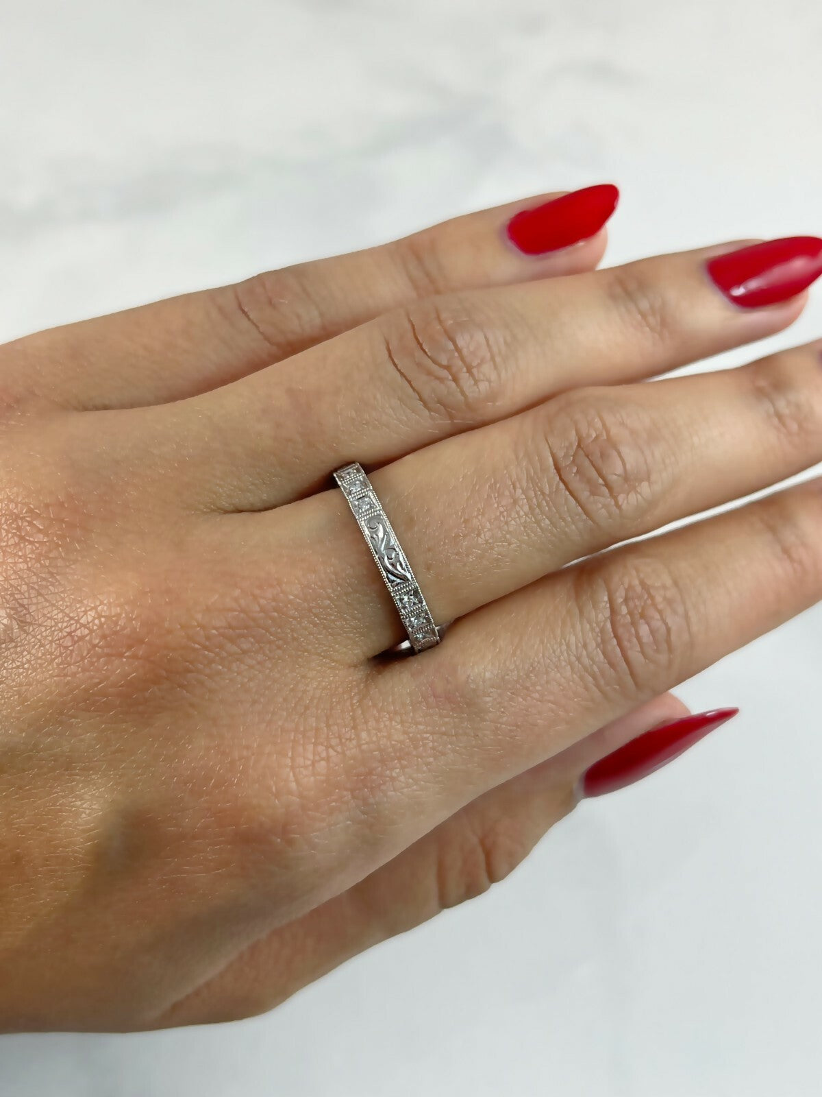 14K White Gold Diamond Wedding Band Ring Paisley Hand Engraved Natural 0.10 CT